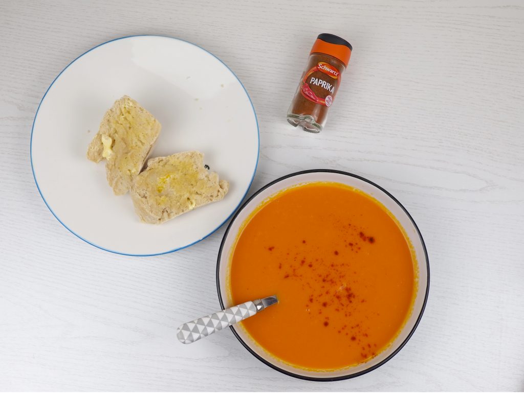 Easy tomato and paprika soup